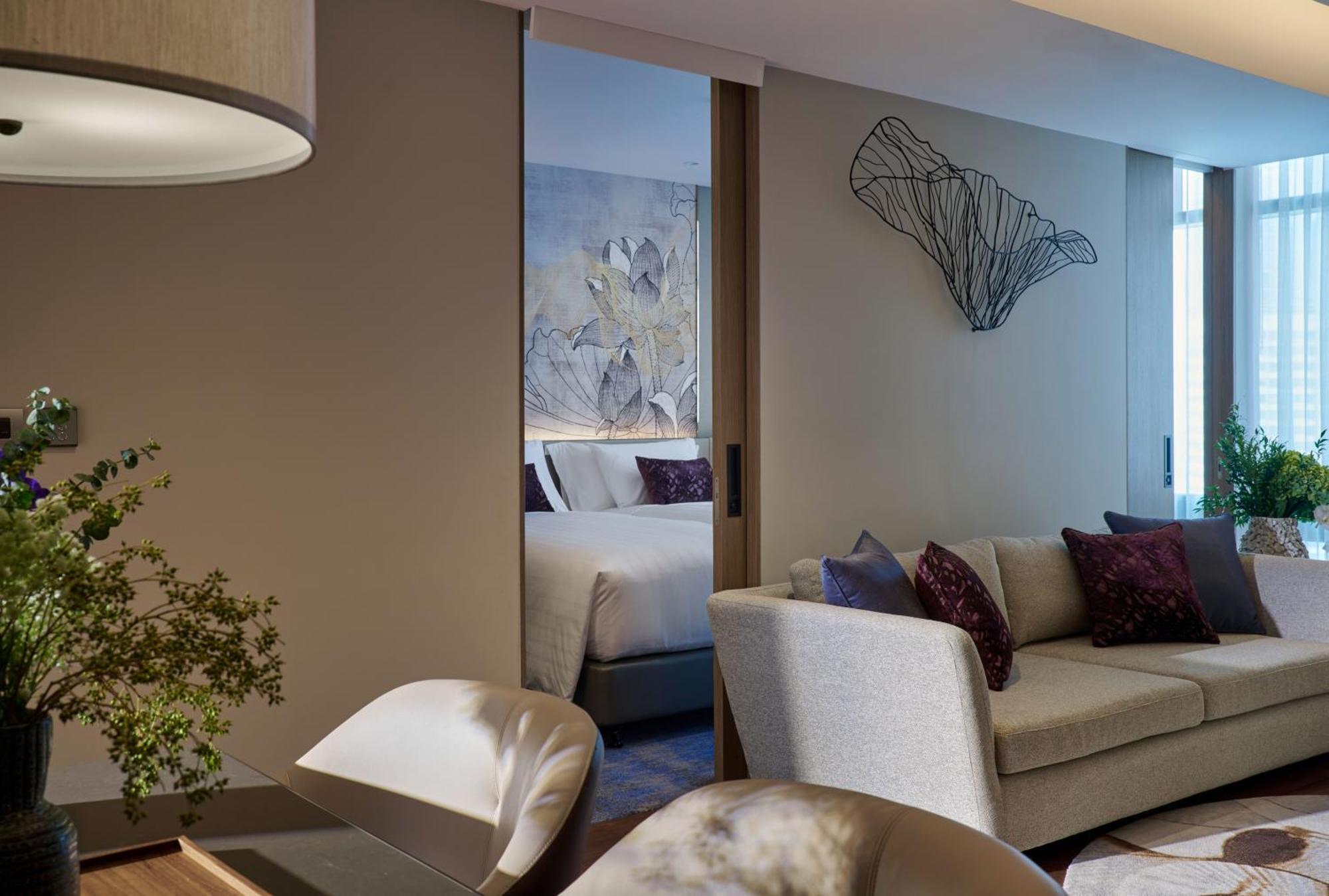Chatrium Grand Bangkok Dış mekan fotoğraf A sliding door